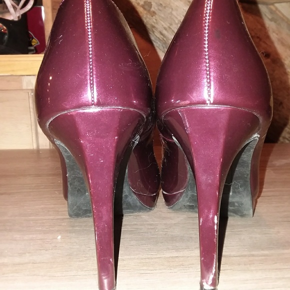 Heels - Picture 3 of 4